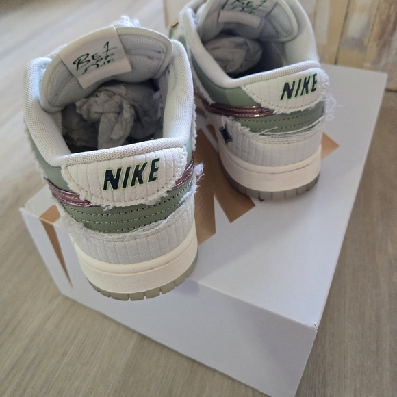 Kyler Murray Retro Dunks - Picture 6 of 16